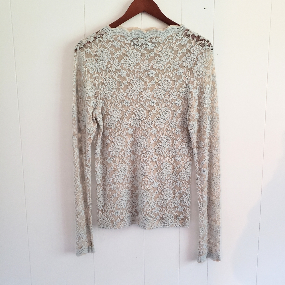 O2 Collection Floral Lace Scalloped Neckline Top